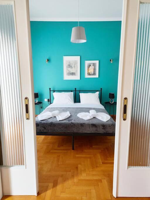Chic Urban Retreat Steps From Museum Of Cont. Art! * Athens